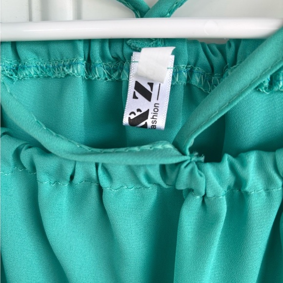 Green Off-Shoulder Flutter Sleeve Blouse - Picture 5 of 5